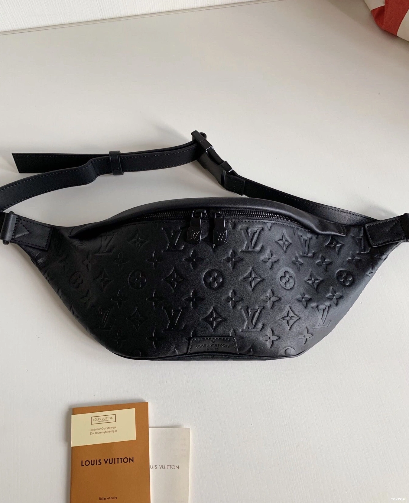 VUITTON BUMBAG LOUIS DISCOVERY 0823